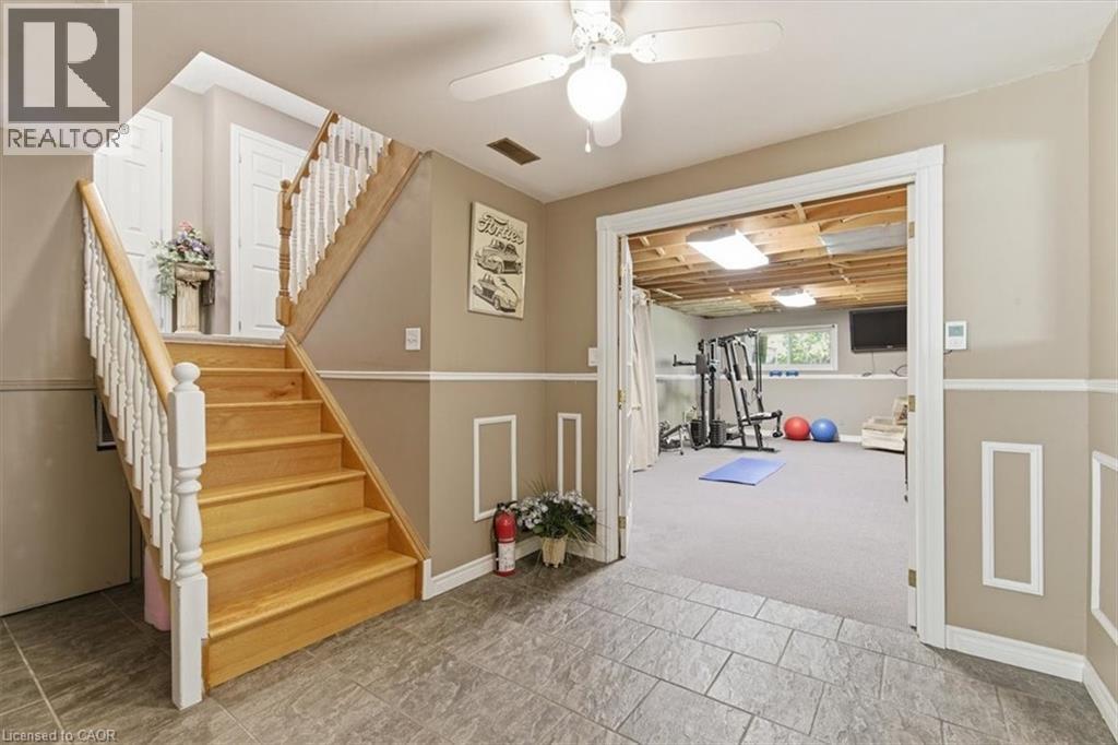 26 Sideroad 18, Fergus, ON - Indoor Photo Showing Other Room