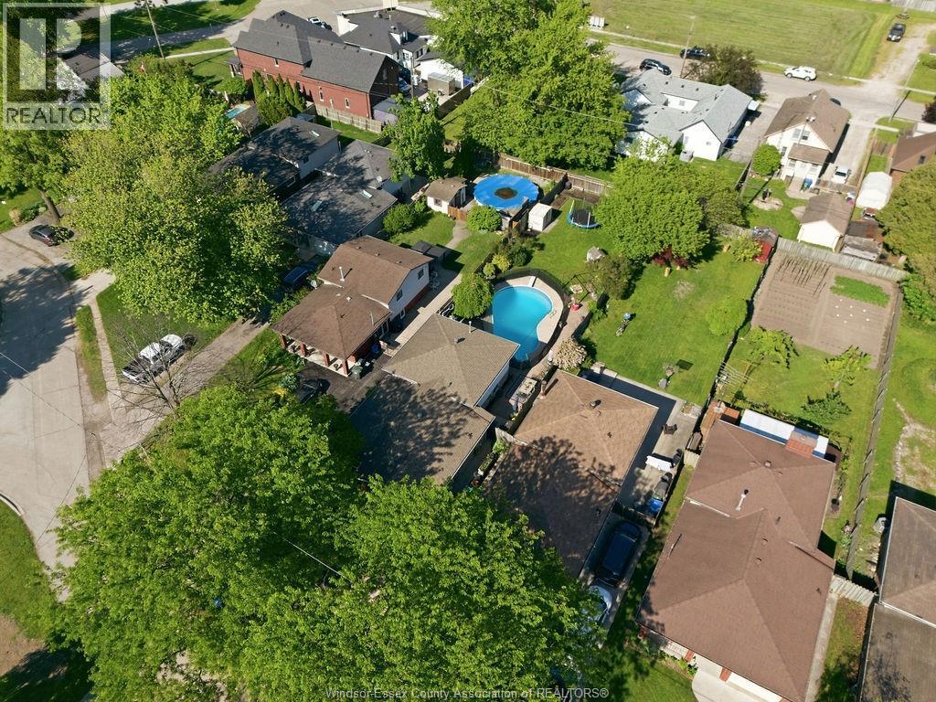 512 Elinor, Windsor, ON - Outdoor With View