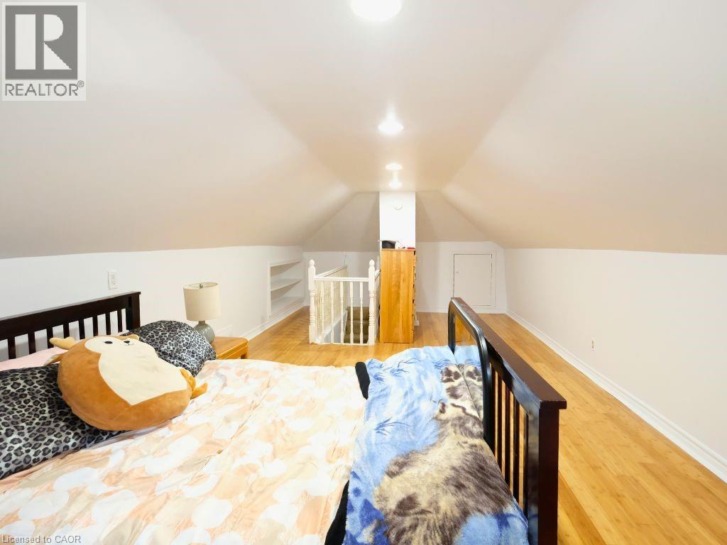 2nd Floor Bedroom - 42 Dalhousie Avenue, Hamilton, ON - Indoor Photo Showing Bathroom