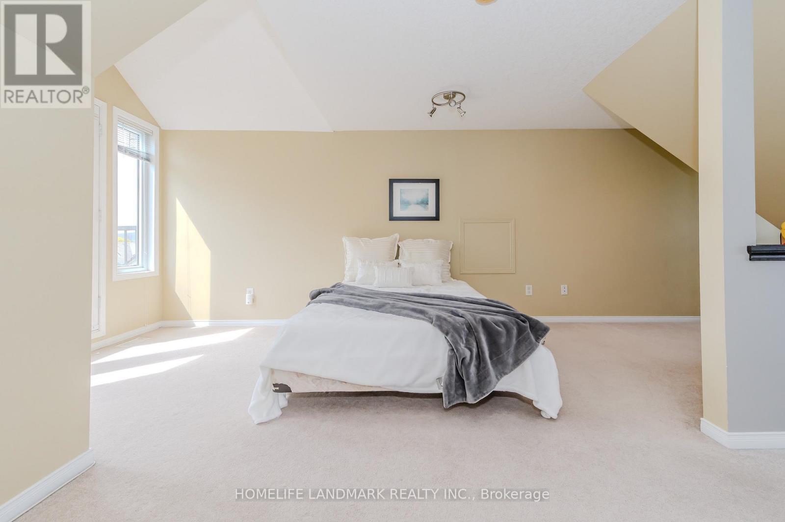 7 Whitehall Lane, Cambridge, ON