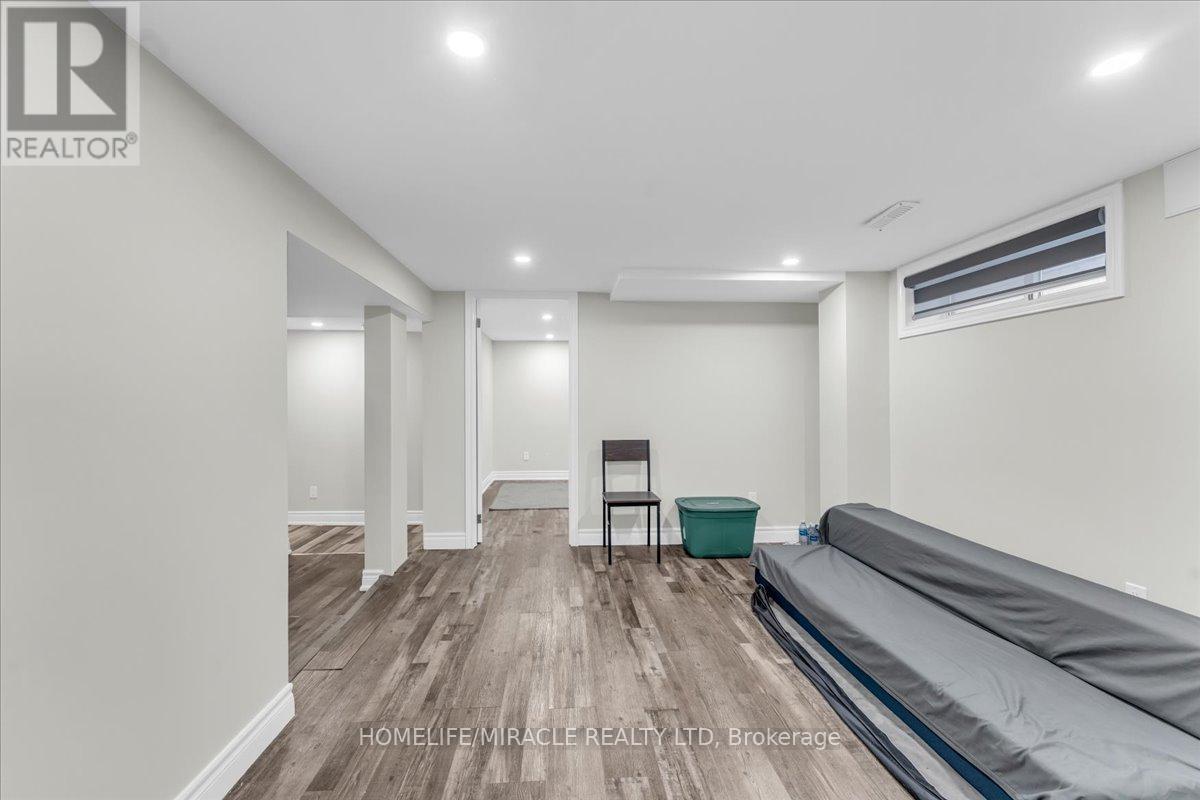 1238 Pharmacy Avenue, Toronto, ON