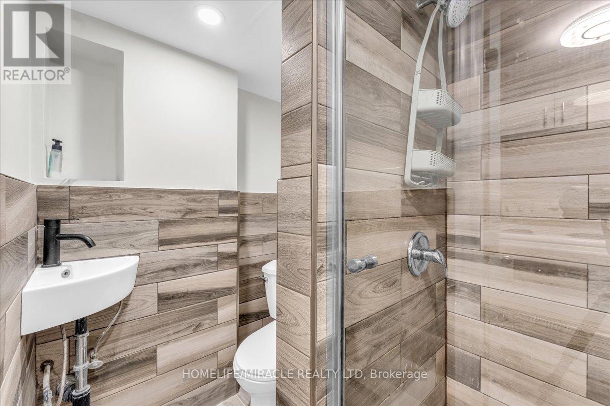 1238 Pharmacy Avenue, Toronto, ON