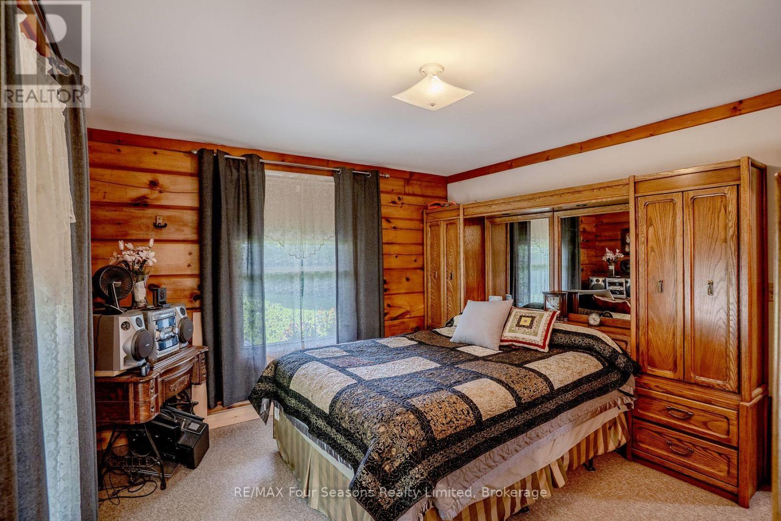 Primary Bedroom - Main Floor - 600072 50 Side Road S, Chatsworth, ON