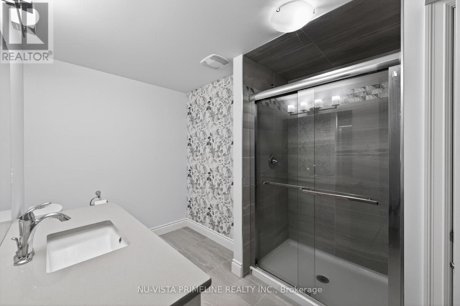 basement bath - 1935 Canvas Way, London North (North B), ON