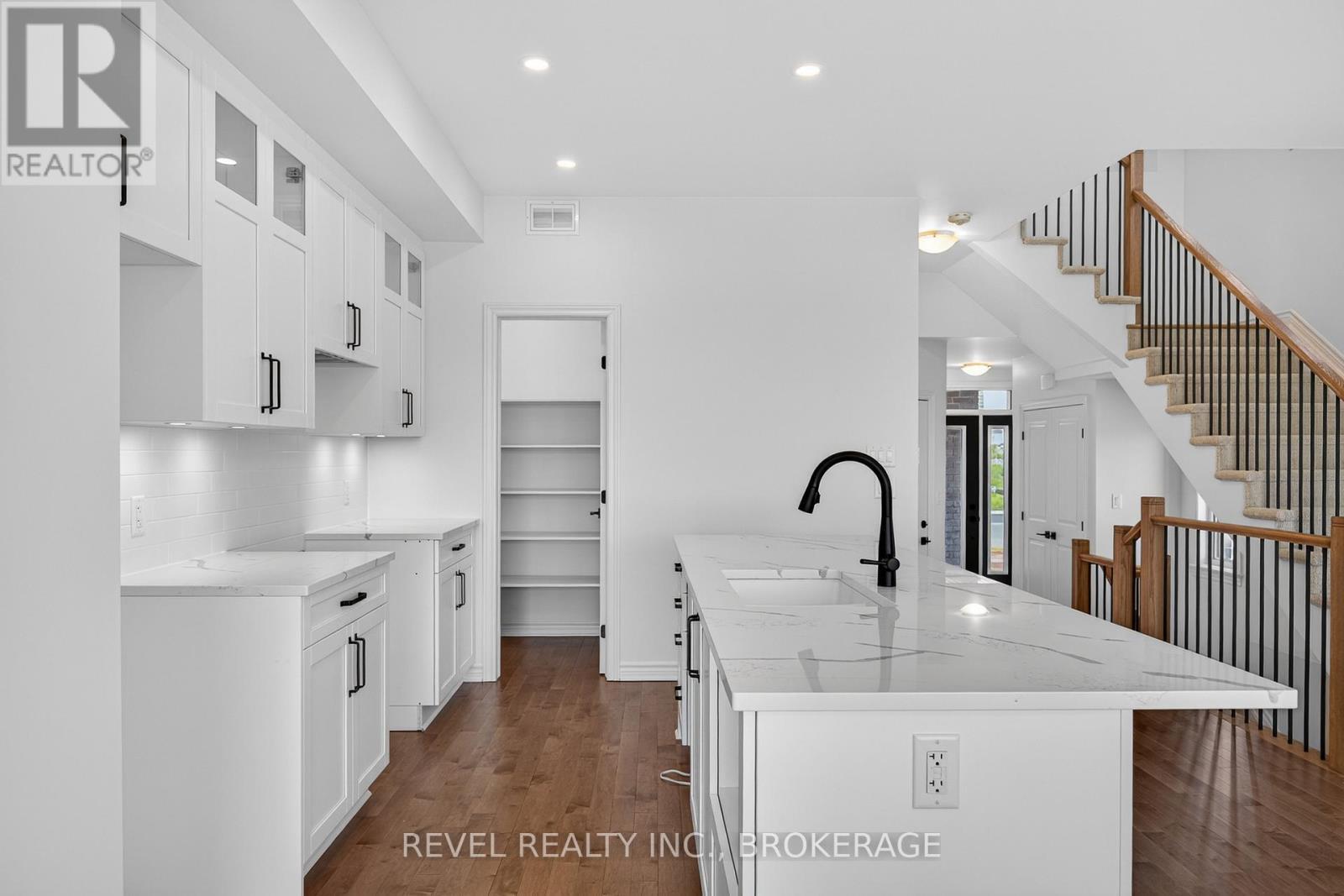 1415 Demers Avenue, Kingston (East Gardiners Rd), ON - Indoor Photo Showing Kitchen