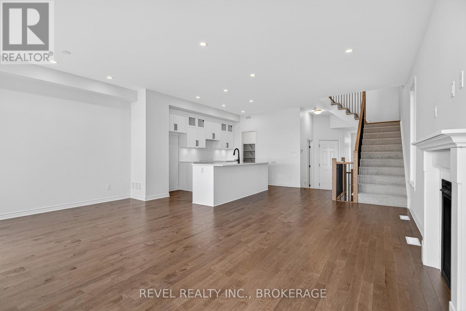 1415 Demers Avenue, Kingston (East Gardiners Rd), ON - Indoor