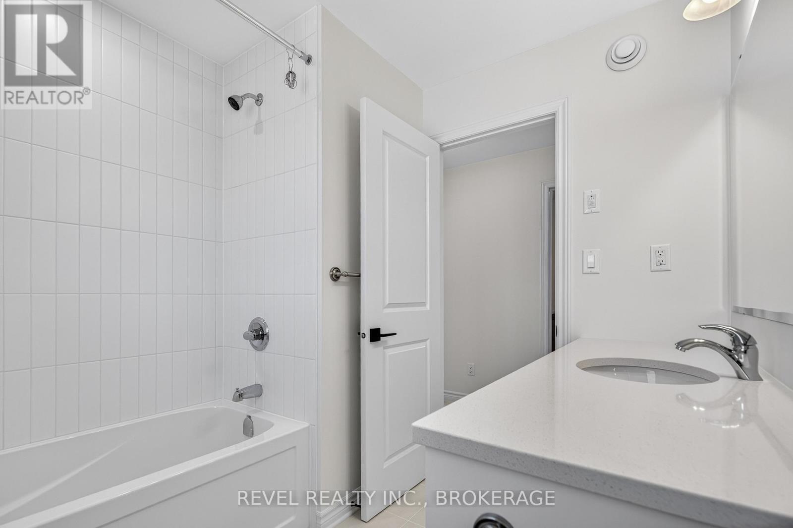 1415 Demers Avenue, Kingston (East Gardiners Rd), ON - Indoor Photo Showing Bathroom