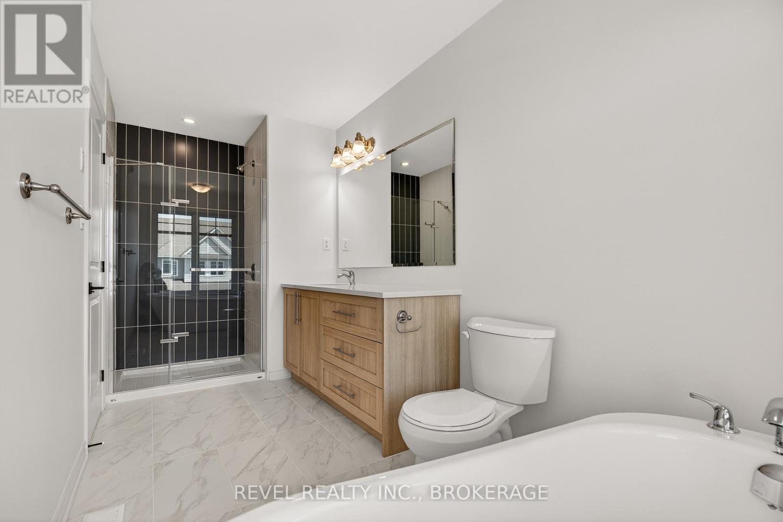 1415 Demers Avenue, Kingston (East Gardiners Rd), ON - Indoor Photo Showing Bathroom