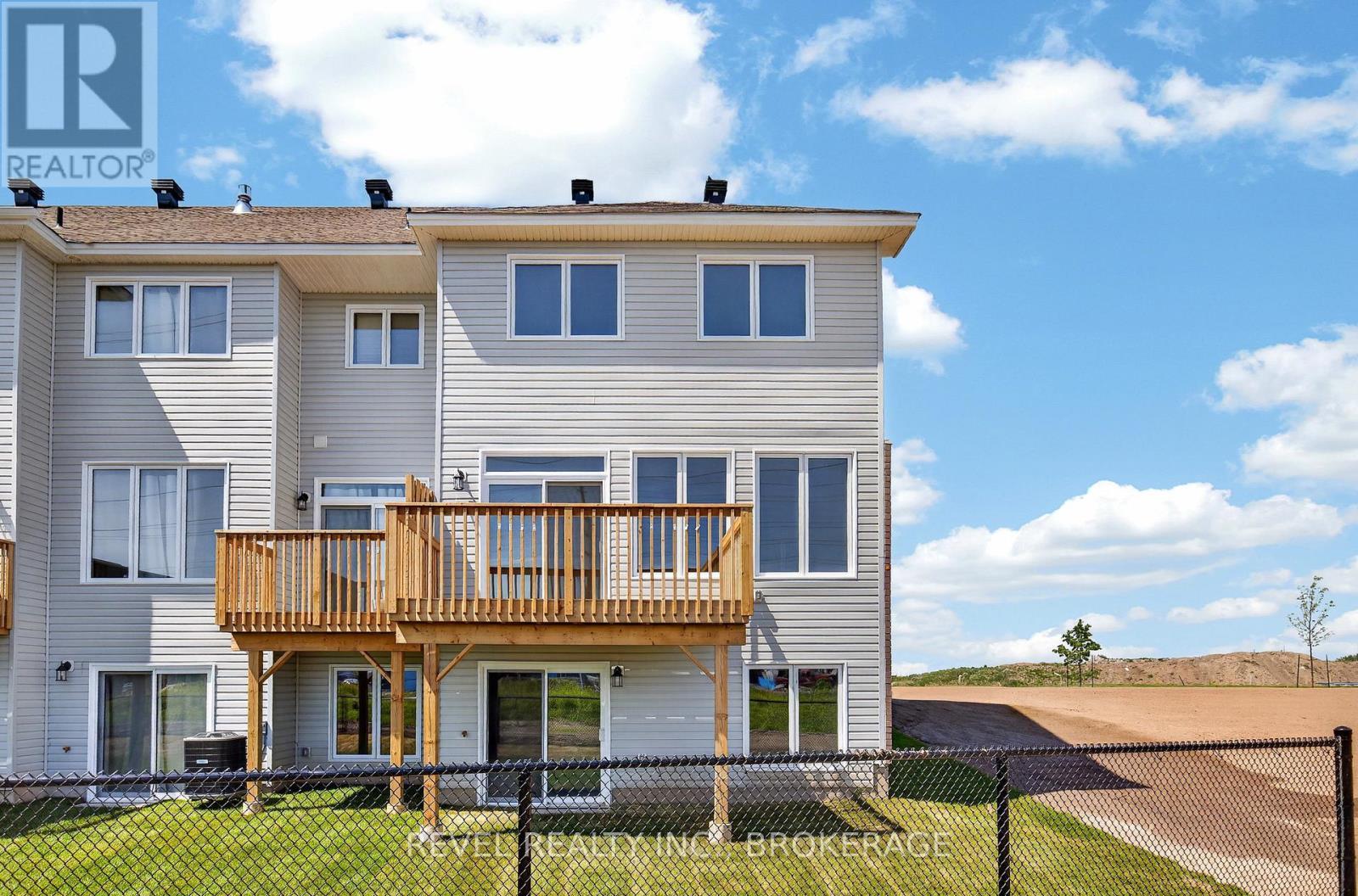 1415 Demers Avenue, Kingston (East Gardiners Rd), ON - Outdoor With Deck Patio Veranda