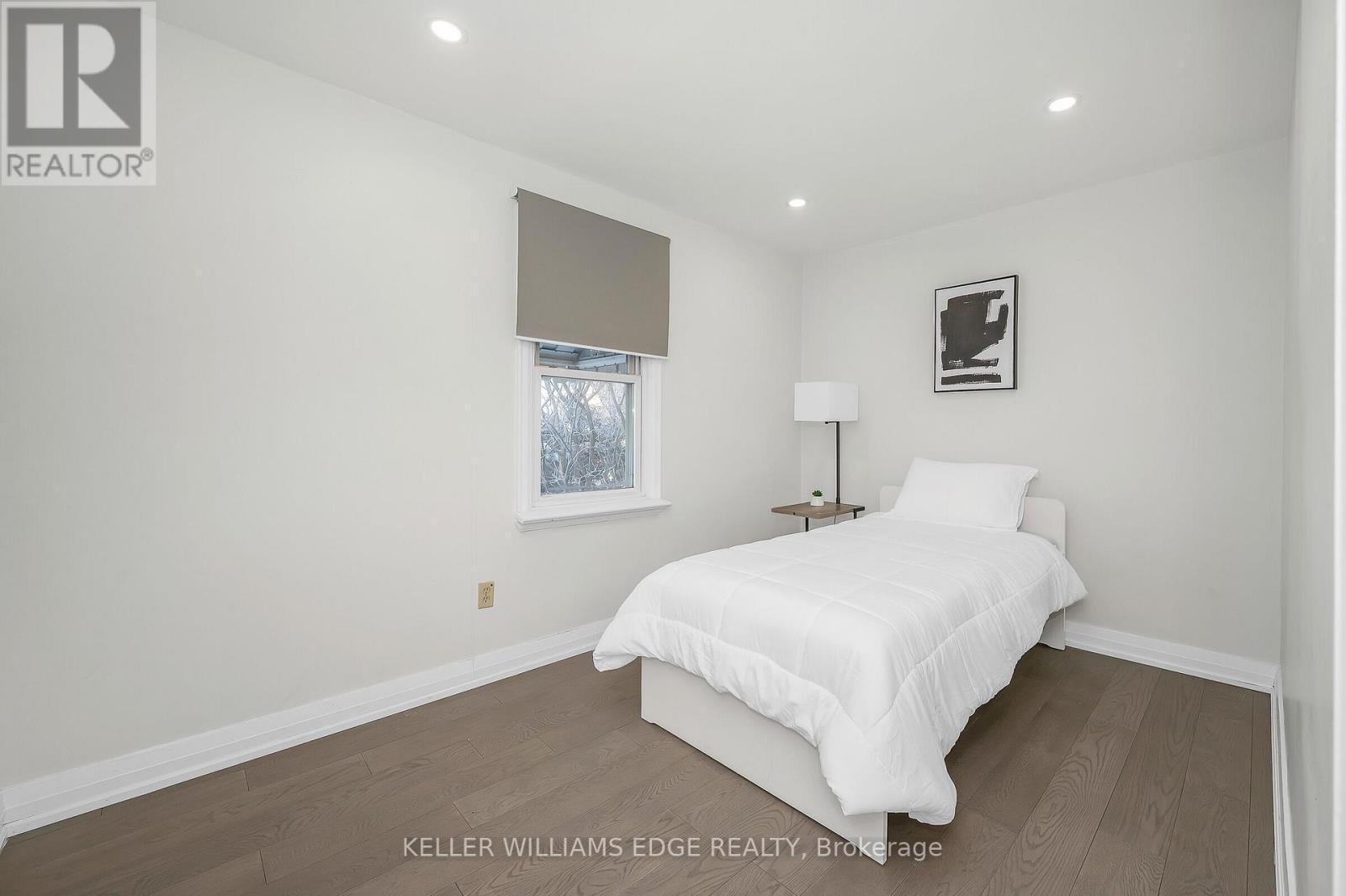 60 West 1St Street, Hamilton, ON - Indoor Photo Showing Bedroom
