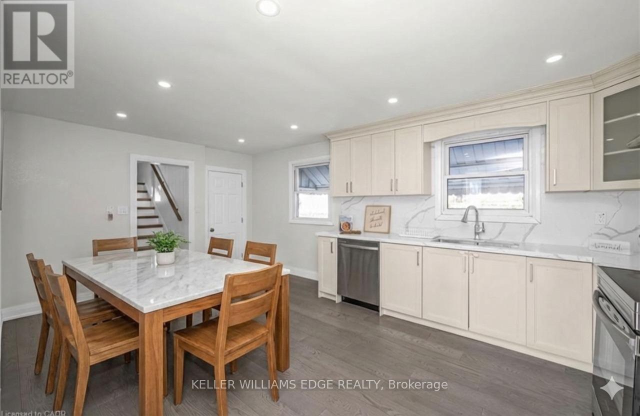 60 West 1St Street, Hamilton, ON - Indoor