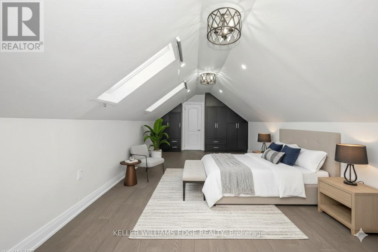 60 West 1St Street, Hamilton, ON - Indoor Photo Showing Bedroom