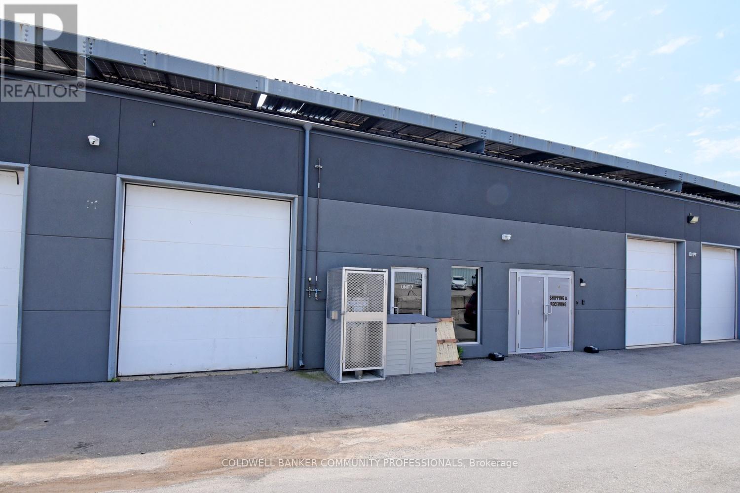 6 - 95 Hempstead Drive, Hamilton, ON