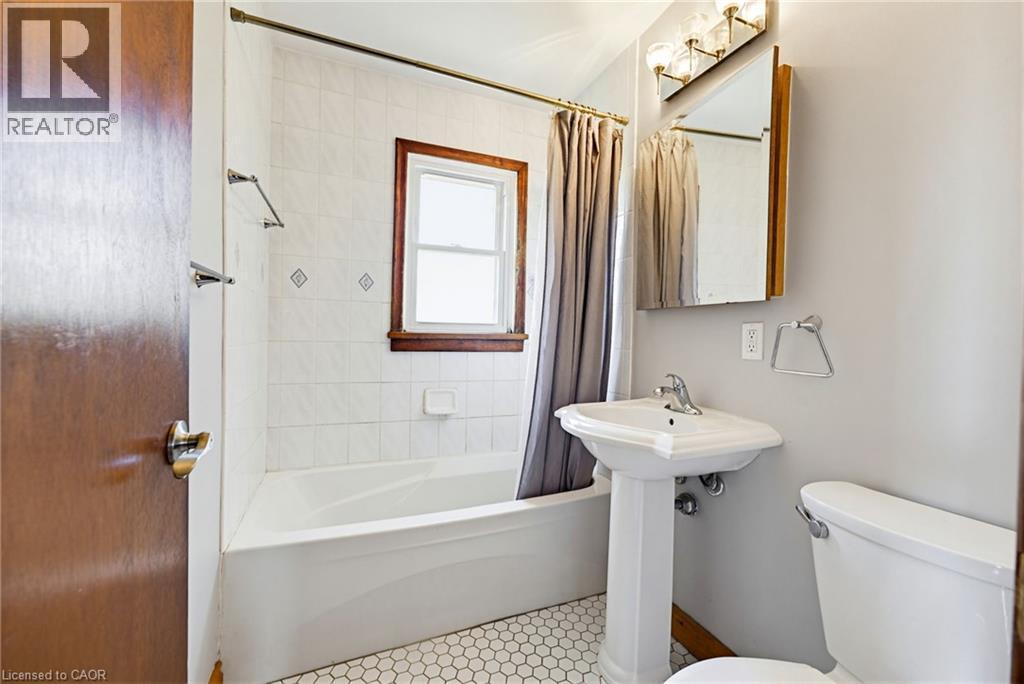 2721 North Shore Road, Lowbanks, ON - Indoor Photo Showing Bathroom