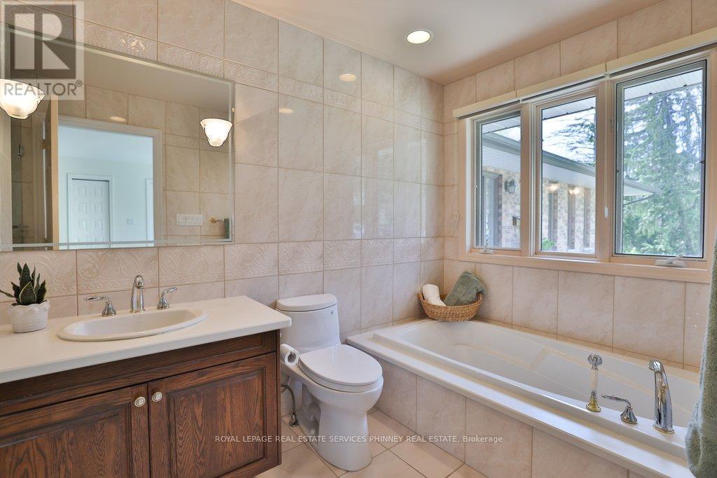 1066 Stockwell Avenue, Mississauga, ON