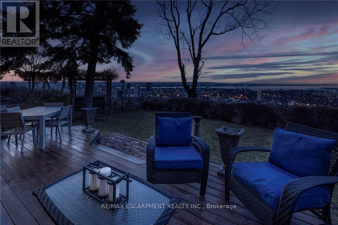 47 Mountain Park Avenue, Hamilton, ON