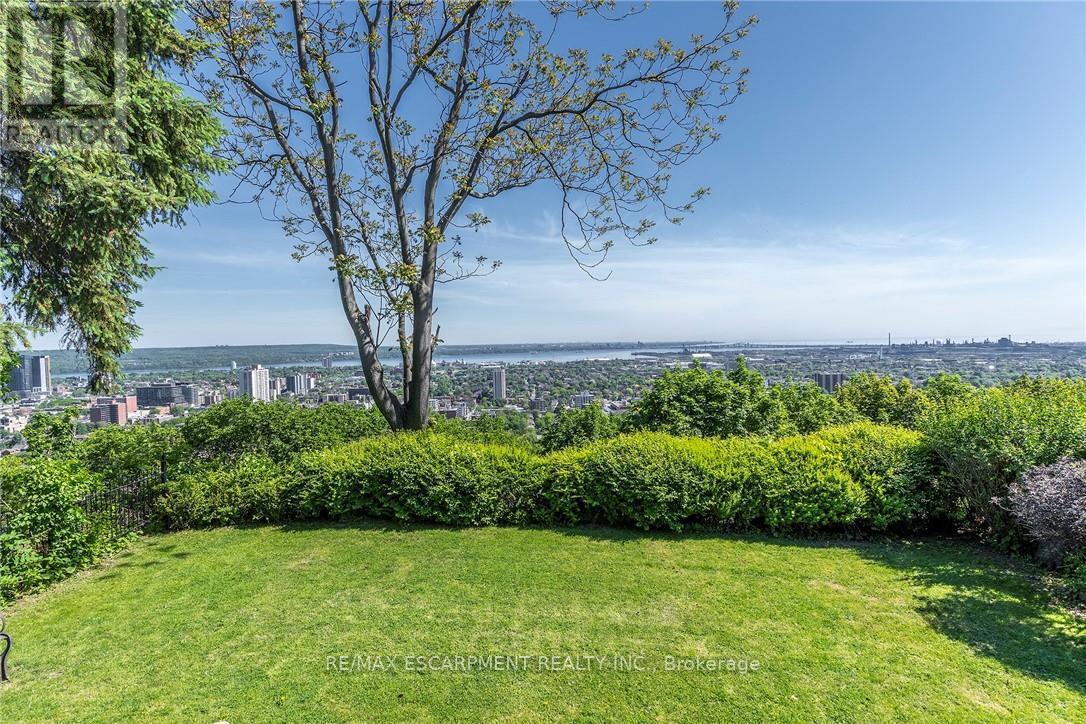 47 Mountain Park Avenue, Hamilton, ON