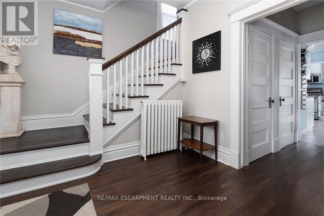 47 Mountain Park Avenue, Hamilton, ON