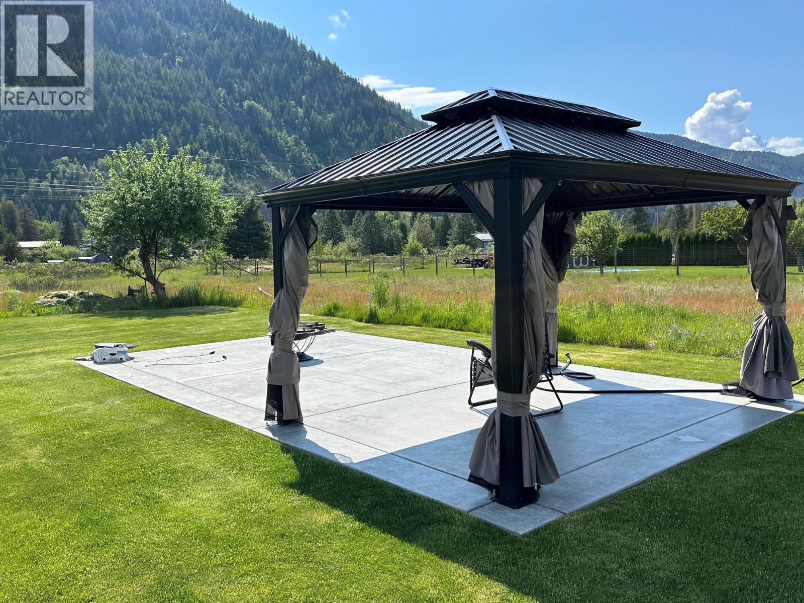 928 Waterloo Crescent, Castlegar, BC