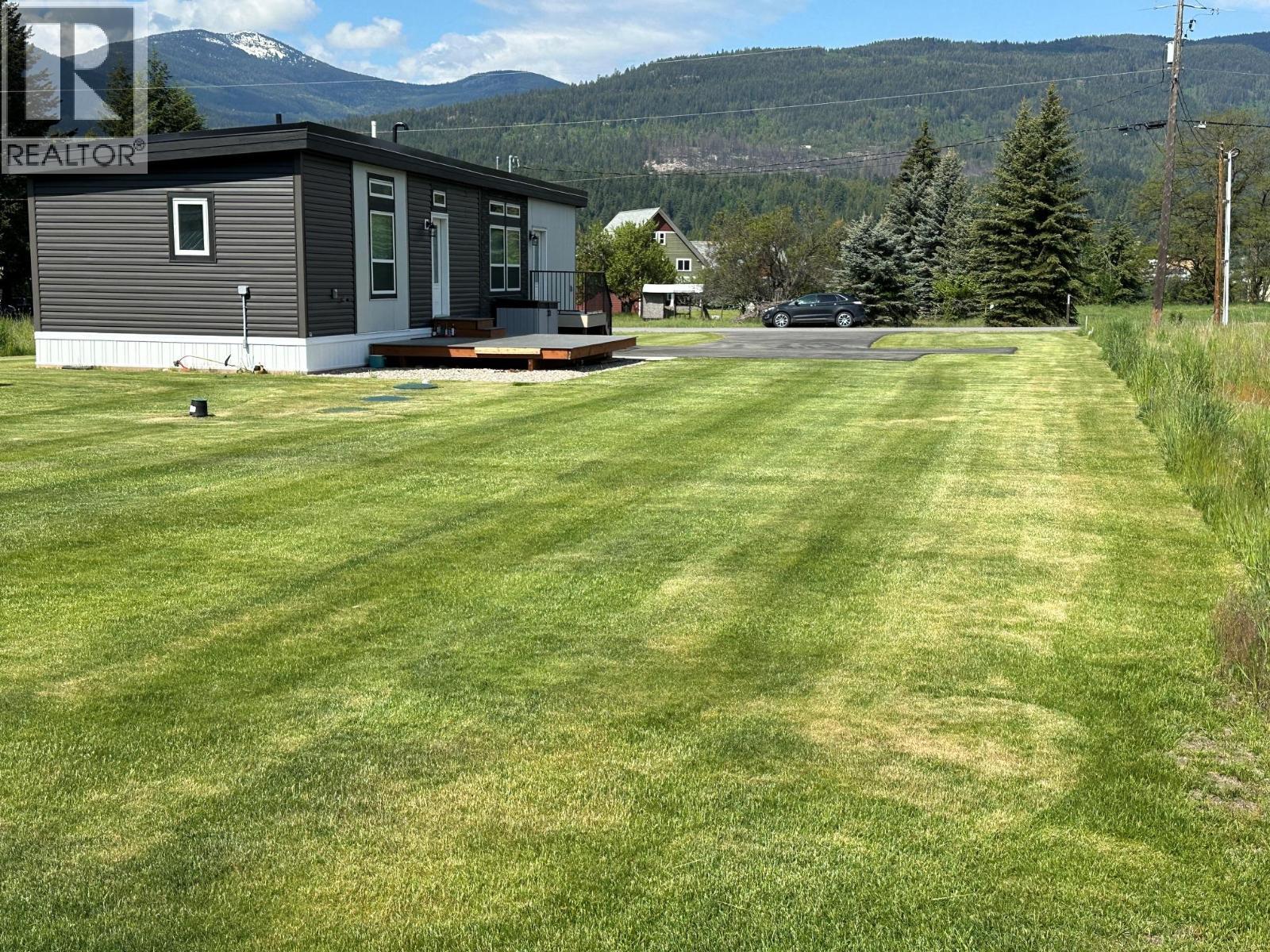 928 Waterloo Crescent, Castlegar, BC