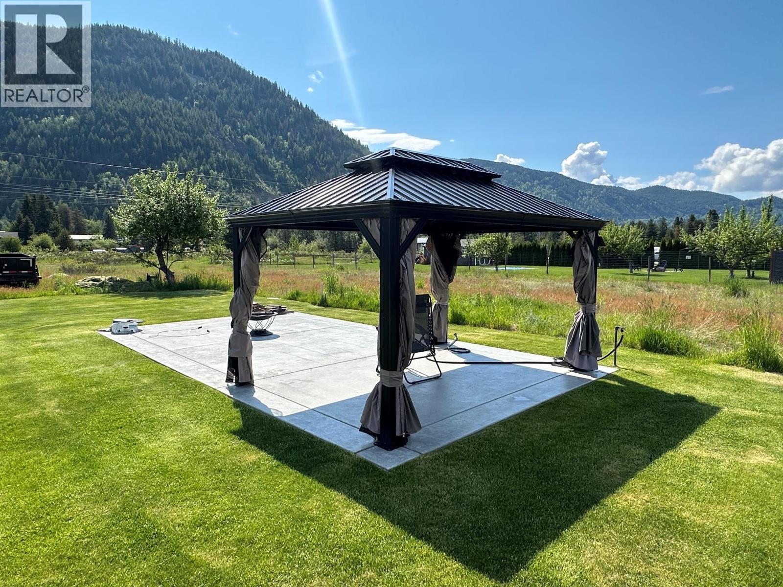 928 Waterloo Crescent, Castlegar, BC