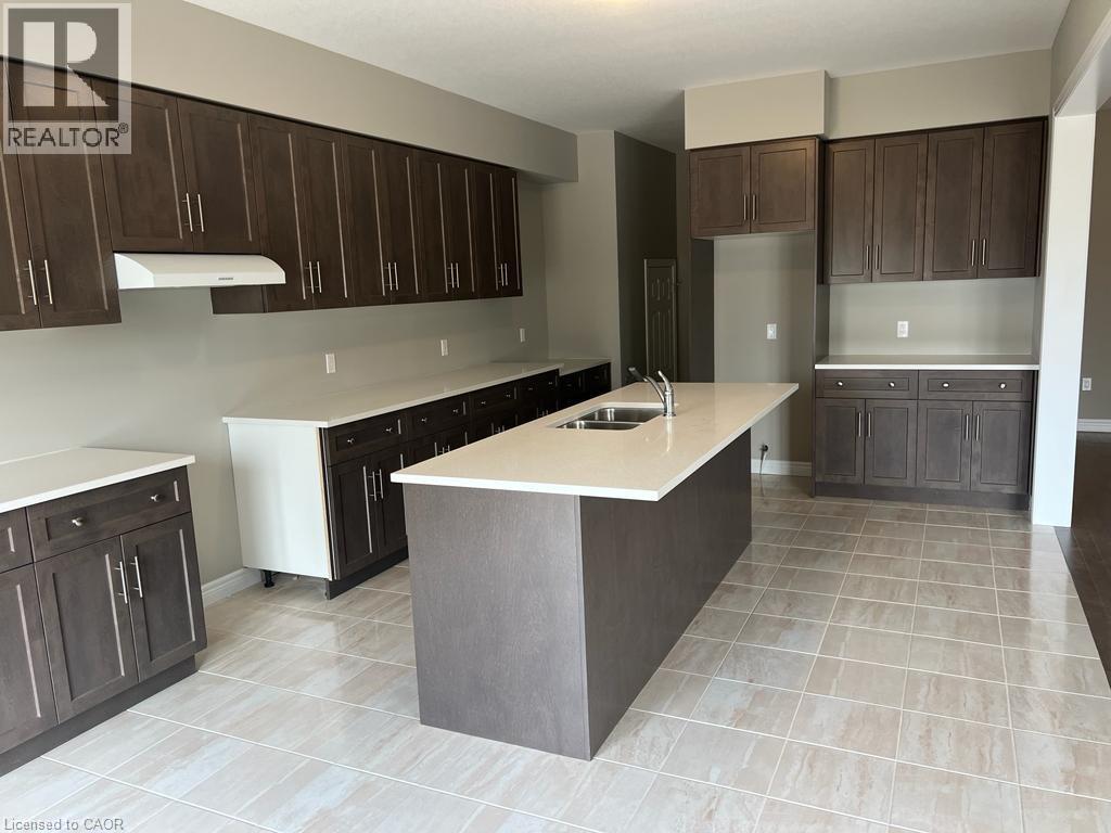 10 Sugar Trail, Kitchener, ON