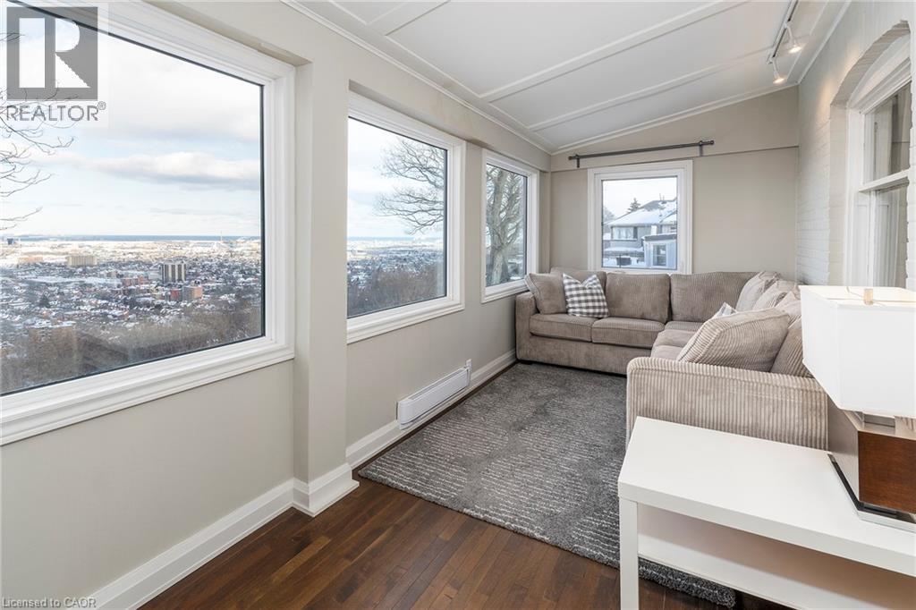 47 Mountain Park Avenue, Hamilton, ON - Indoor
