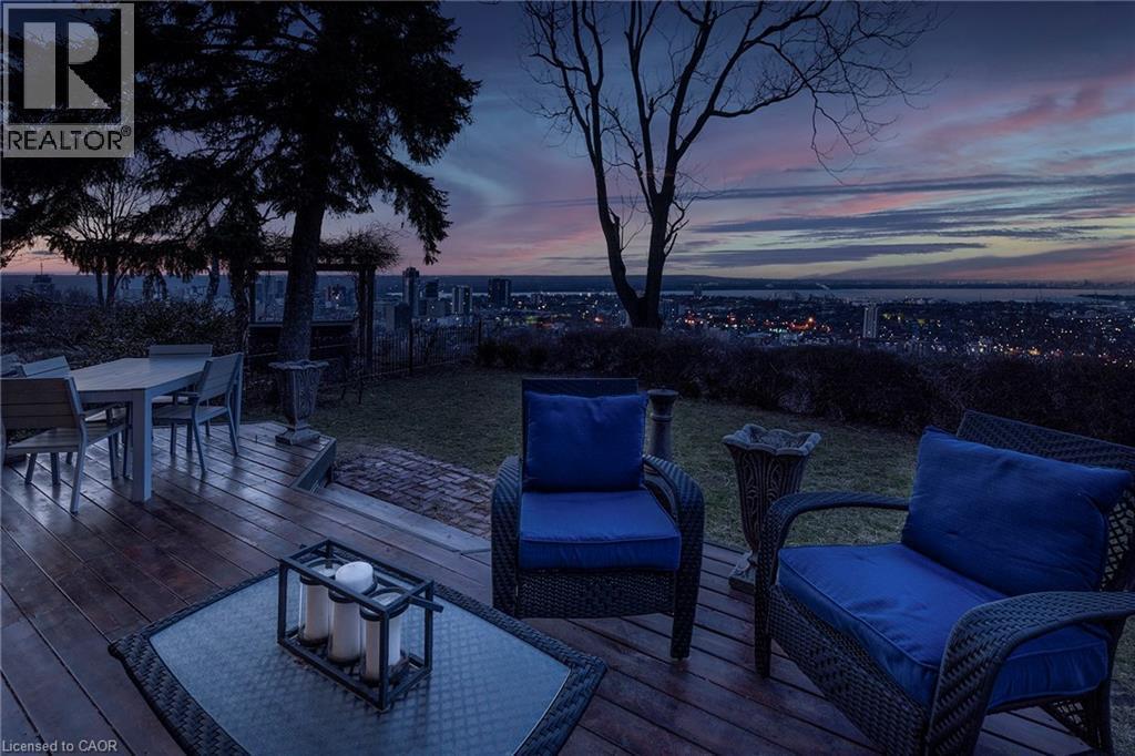 47 Mountain Park Avenue, Hamilton, ON - Outdoor With Deck Patio Veranda