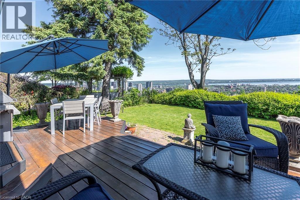 47 Mountain Park Avenue, Hamilton, ON - Outdoor With Deck Patio Veranda