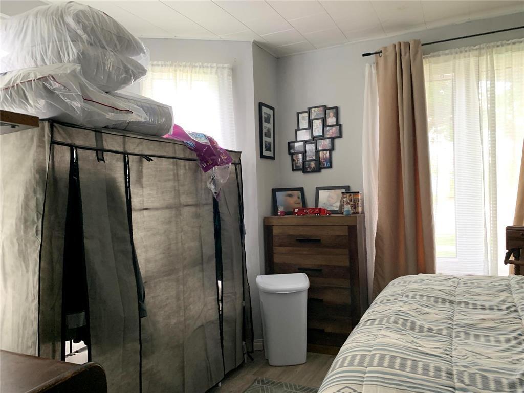 125 Burrows Avenue N, Plumas, MB - Indoor Photo Showing Bedroom