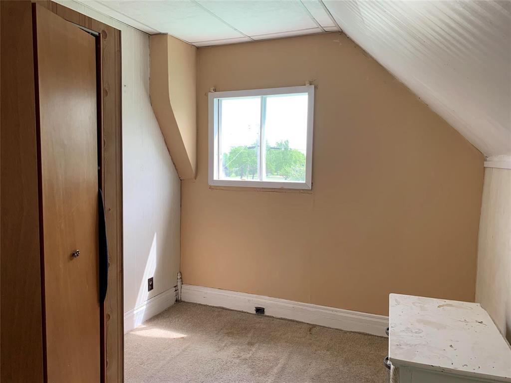 125 Burrows Avenue N, Plumas, MB - Indoor Photo Showing Other Room