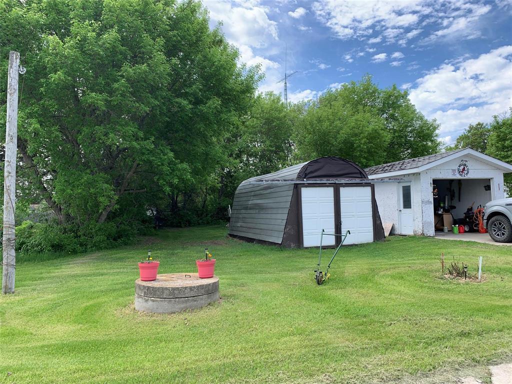 Big Yard. Lots of storage options - 125 Burrows Avenue N, Plumas, MB - Outdoor