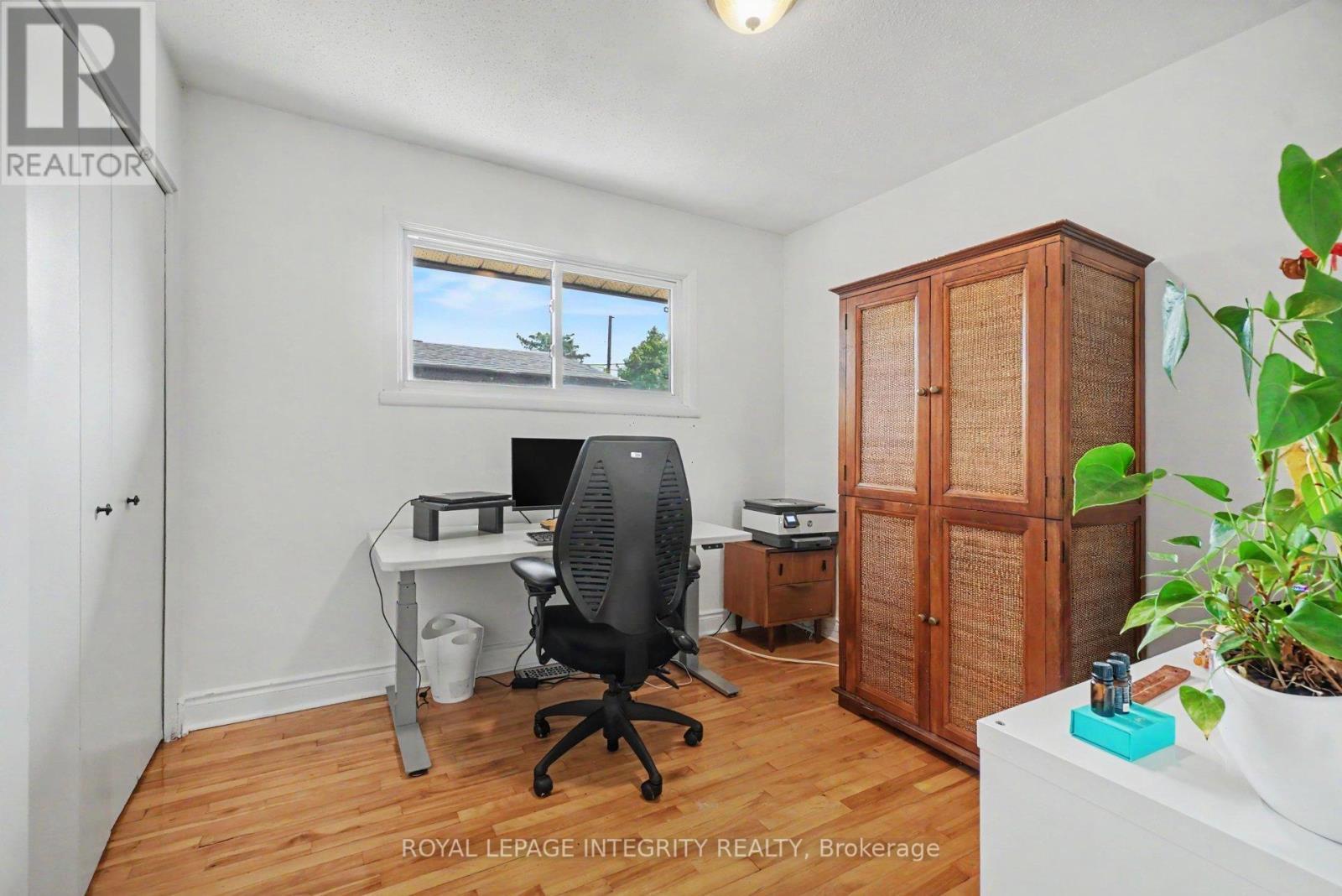 2450 Magnus Avenue, Ottawa, ON - Indoor