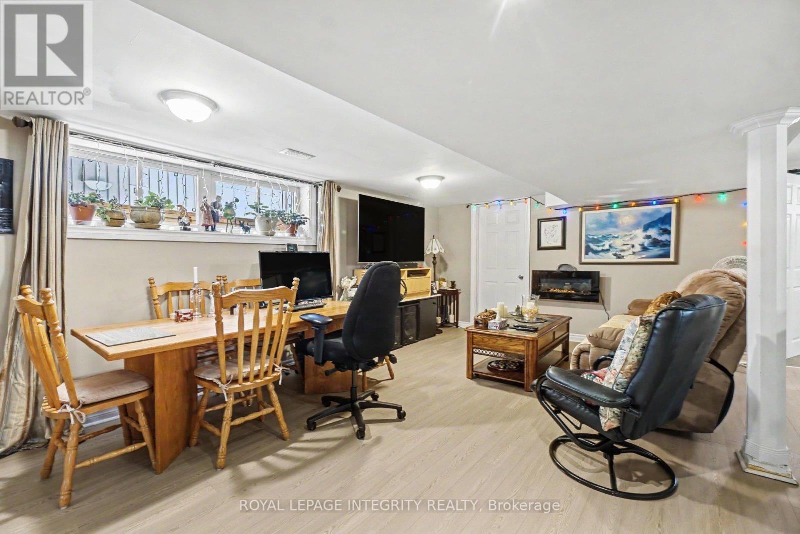 2450 Magnus Avenue, Ottawa, ON - Indoor