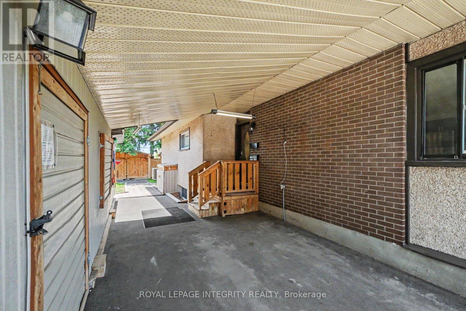 2450 Magnus Avenue, Ottawa, ON - Outdoor With Exterior