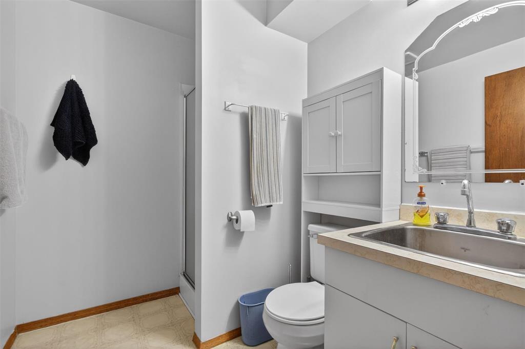 88 Walnut Avenue, Mitchell, MB - Indoor Photo Showing Bathroom
