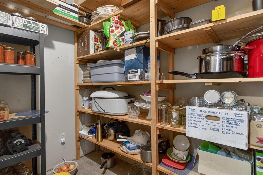 88 Walnut Avenue, Mitchell, MB - Indoor