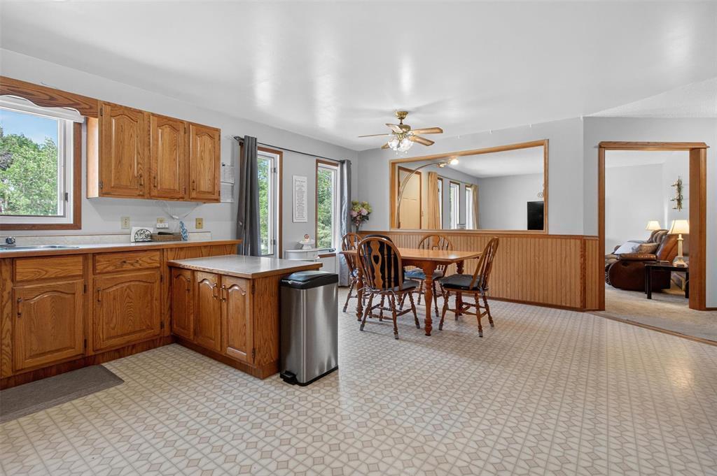 88 Walnut Avenue, Mitchell, MB - Indoor