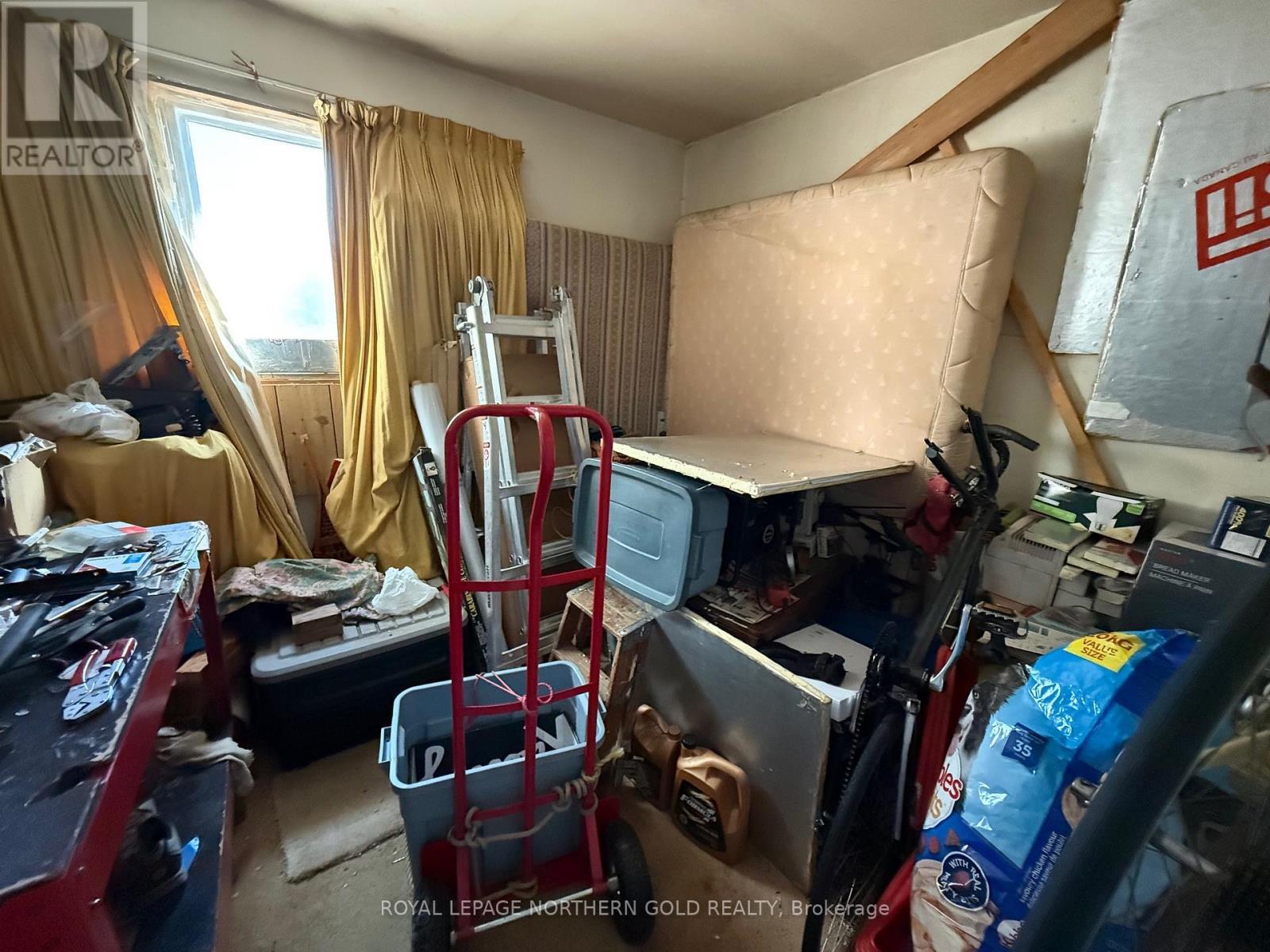 6 Monroe Street, Mcgarry (Virginiatown/Kearns), ON - Indoor Photo Showing Other Room