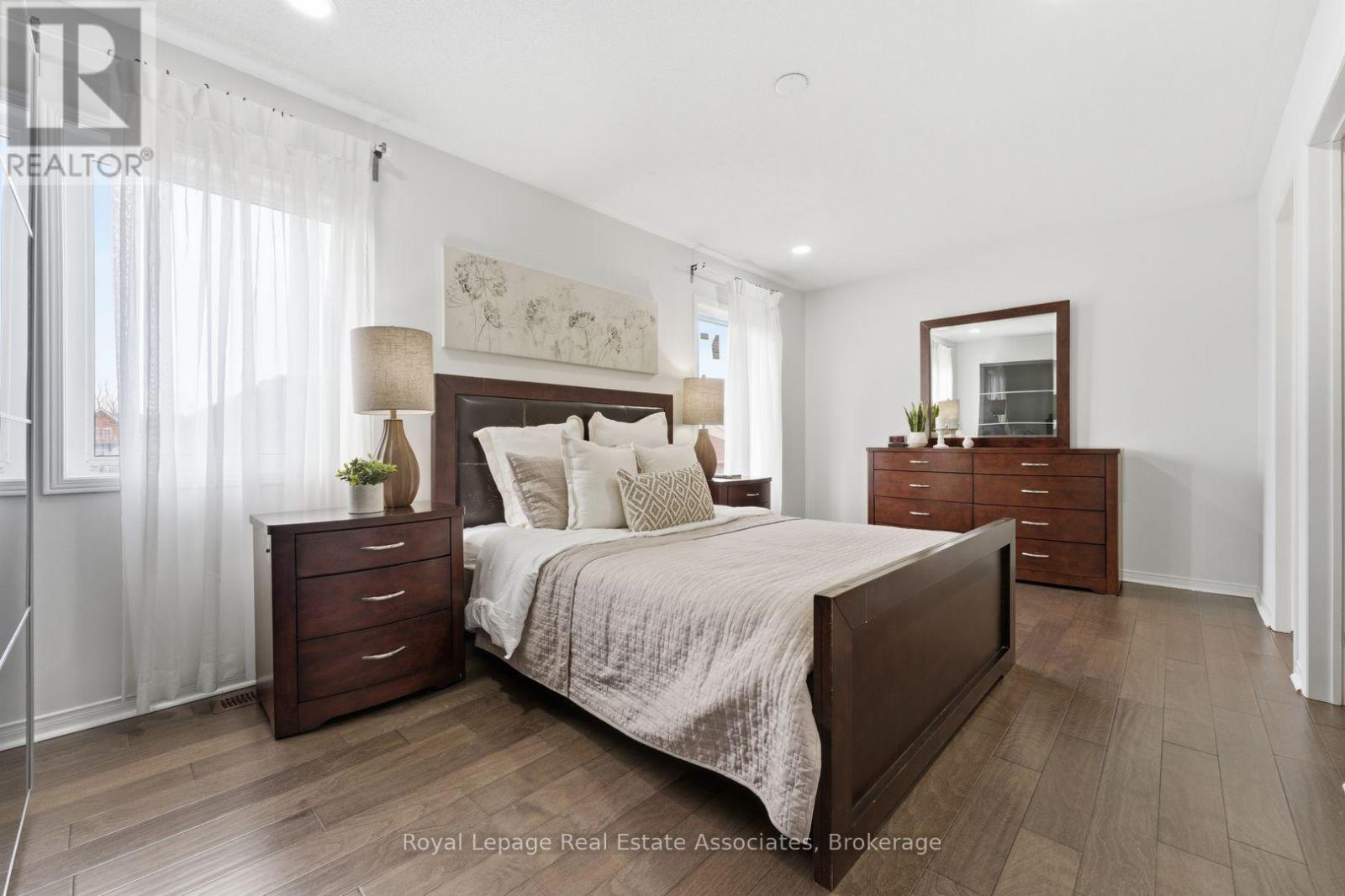 647 Courtney Valley Road, Mississauga, ON - Indoor Photo Showing Bedroom