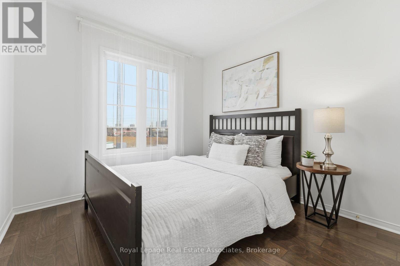 647 Courtney Valley Road, Mississauga, ON - Indoor Photo Showing Bedroom