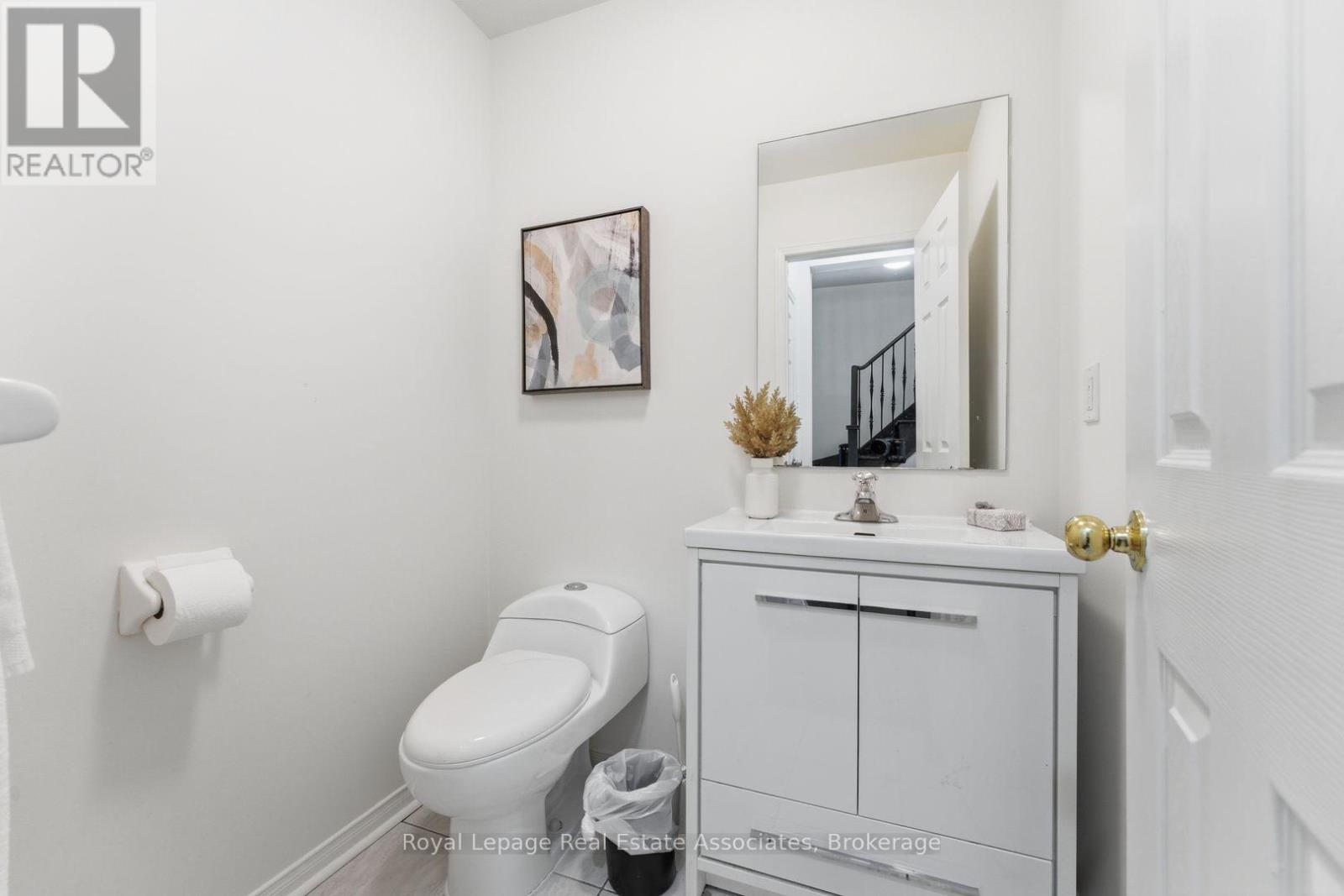 647 Courtney Valley Road, Mississauga, ON - Indoor Photo Showing Bathroom