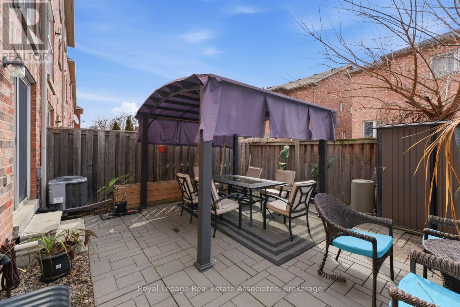 647 Courtney Valley Road, Mississauga, ON - Outdoor With Deck Patio Veranda With Exterior