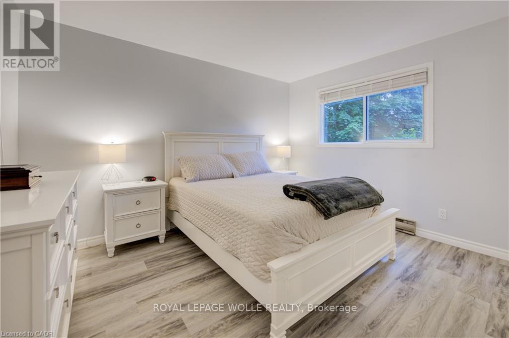 19 Hillbrook Crescent, Kitchener, ON - Indoor Photo Showing Bedroom