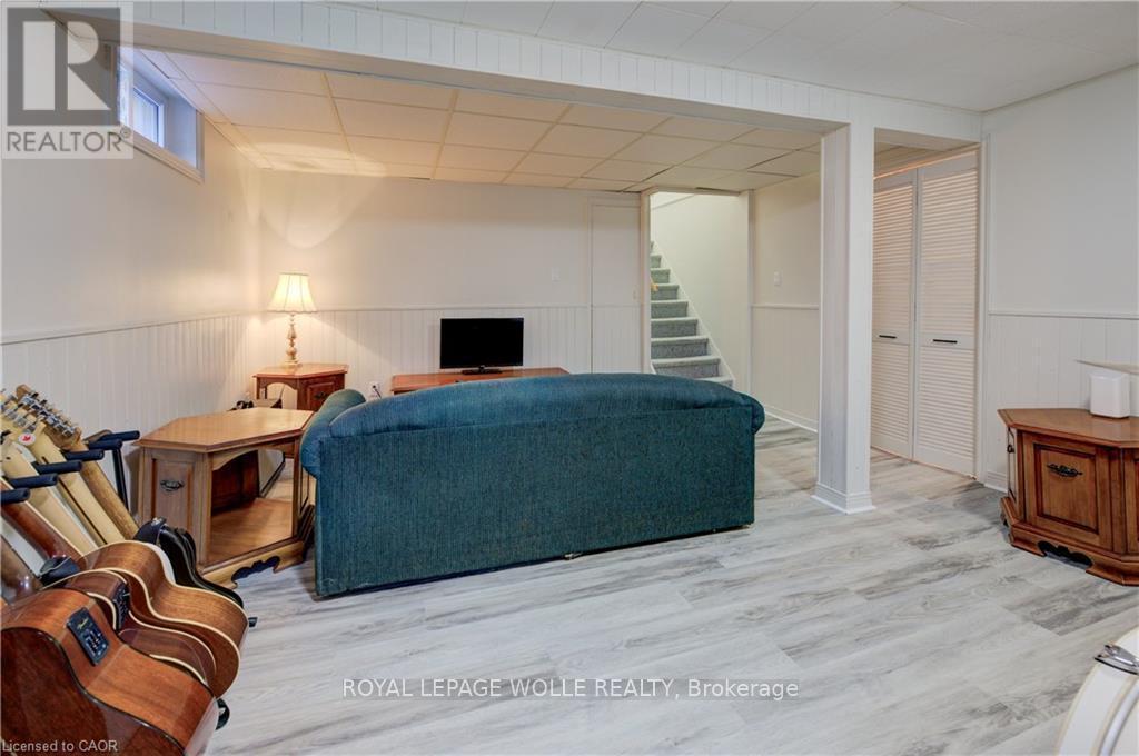 19 Hillbrook Crescent, Kitchener, ON - Indoor Photo Showing Other Room