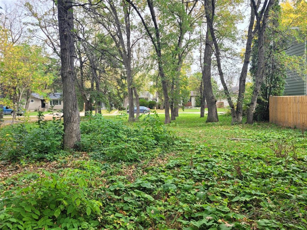 Lot with mature trees on a quiet cul-du-sac - 0 14Th Street Nw, Portage La Prairie, MB
