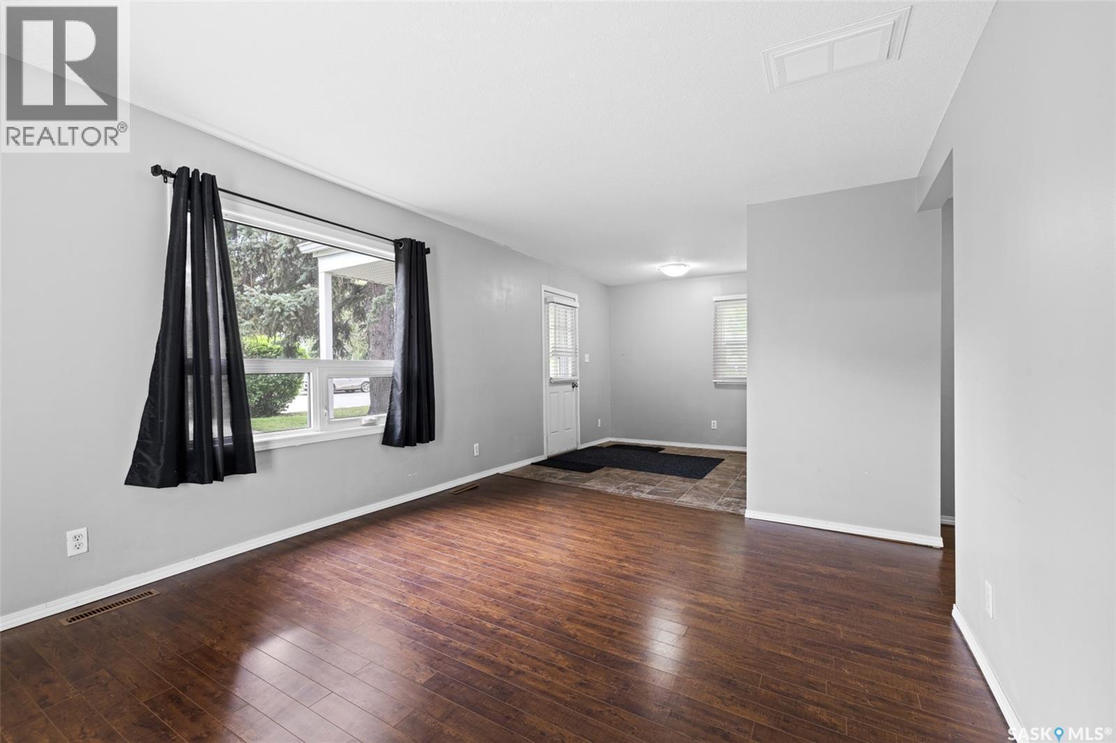 33 Merritt Crescent, Regina, SK - Indoor Photo Showing Other Room