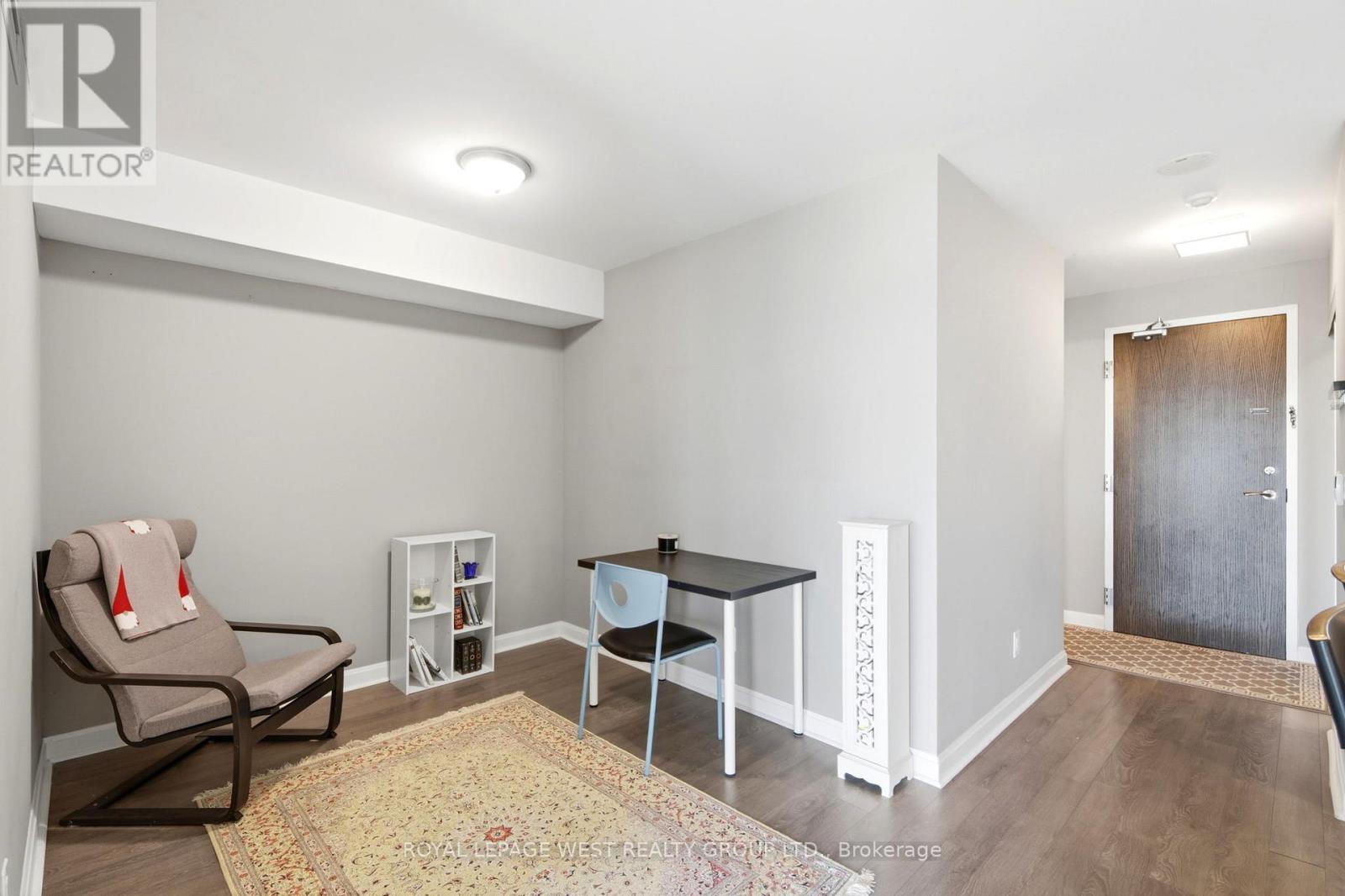 606 - 1 Michael Power Place, Toronto, ON - Indoor Photo Showing Other Room