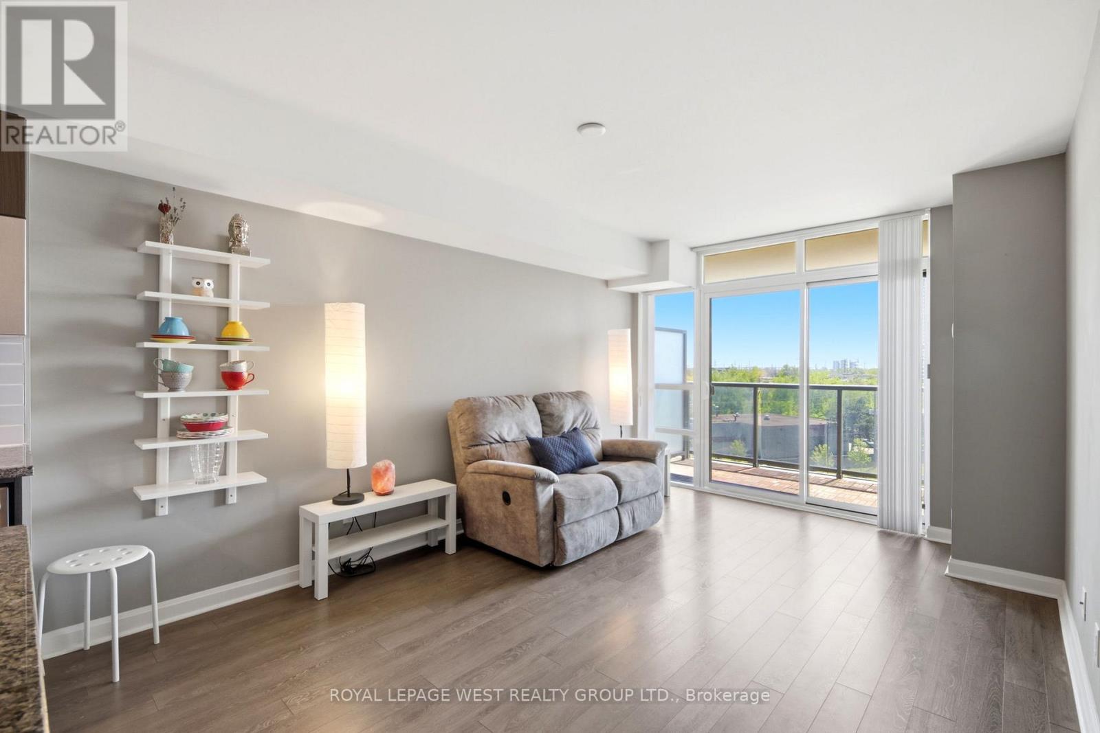 606 - 1 Michael Power Place, Toronto, ON - Indoor Photo Showing Living Room