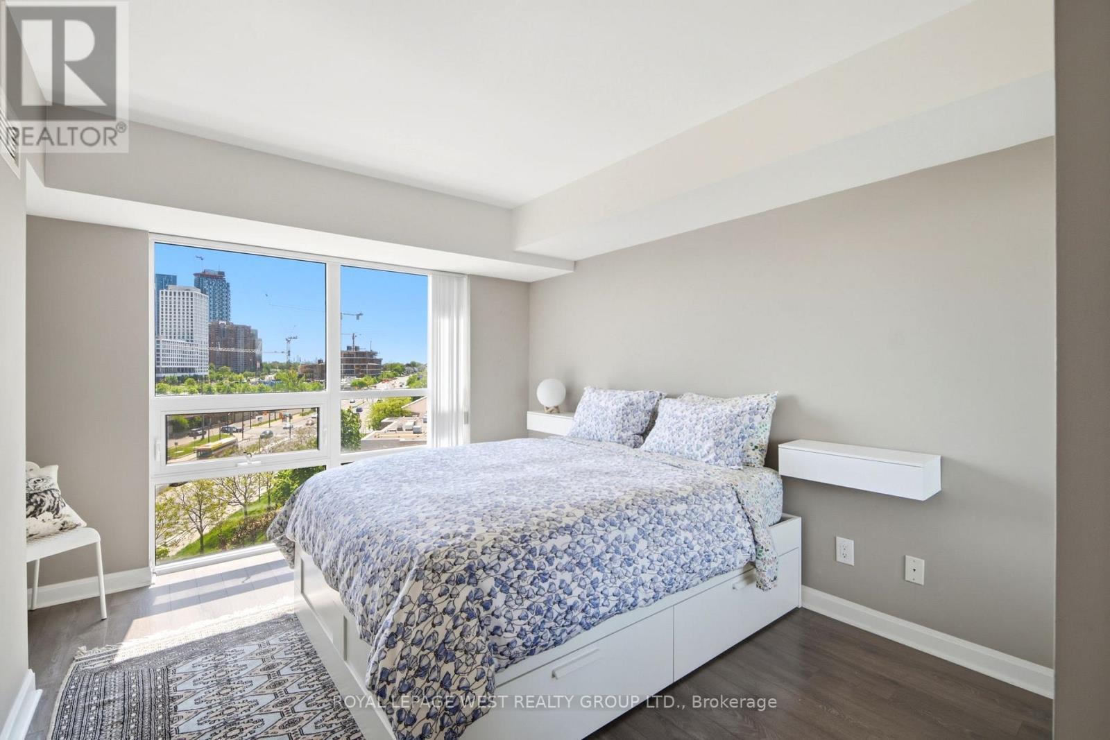 606 - 1 Michael Power Place, Toronto, ON - Indoor Photo Showing Bedroom